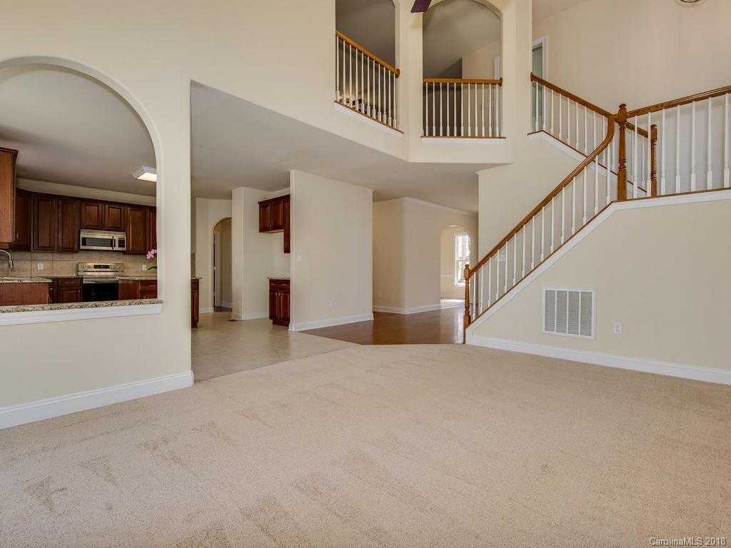 4953 Lakeview Road Charlotte, NC 28216 - Photo 7 of 25 Gallery Image 7