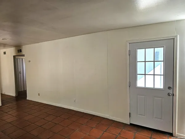 $675 | 1305 East Mulberry Avenue, Unit 14, San Antonio, TX 78209