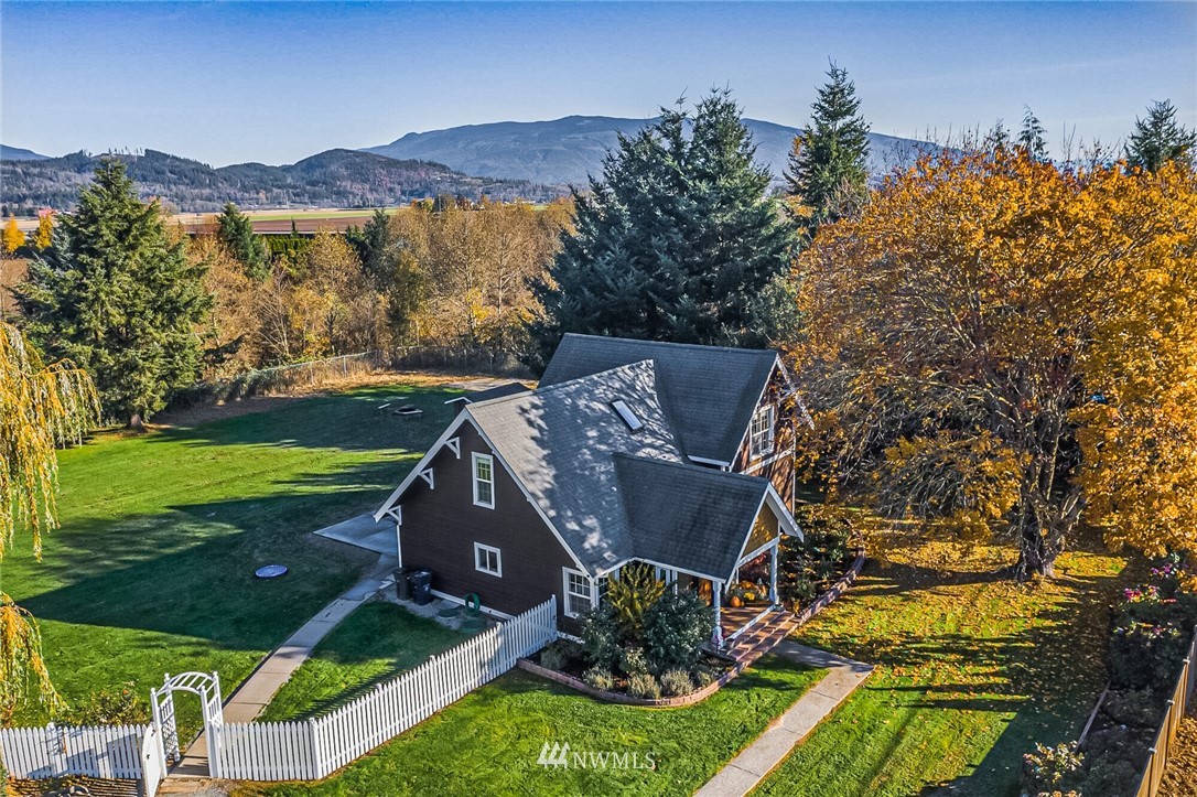 19539 Cook Road Burlington, WA 98233 - Photo 1 of 25 Gallery Image 1