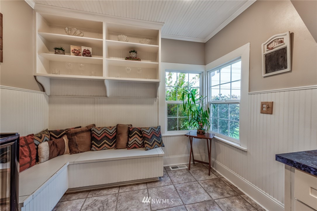 19539 Cook Road Burlington, WA 98233 - Photo 9 of 25 Gallery Image 9