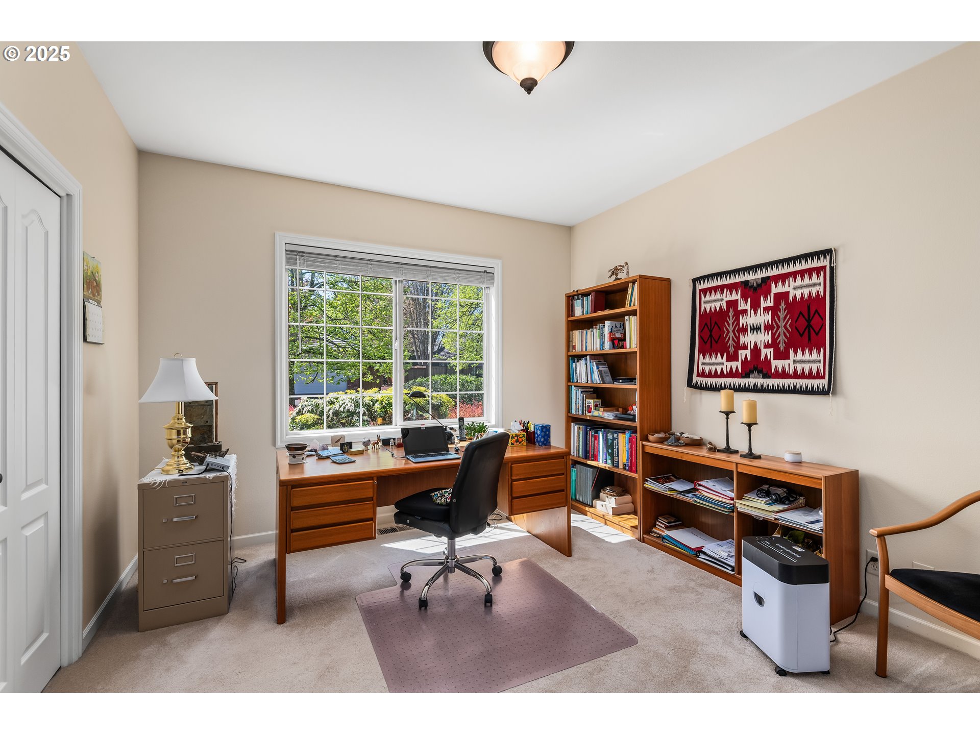 2053 Lakeview Drive Eugene, OR 97408 - Photo 17 of 45 a workspace with a large window