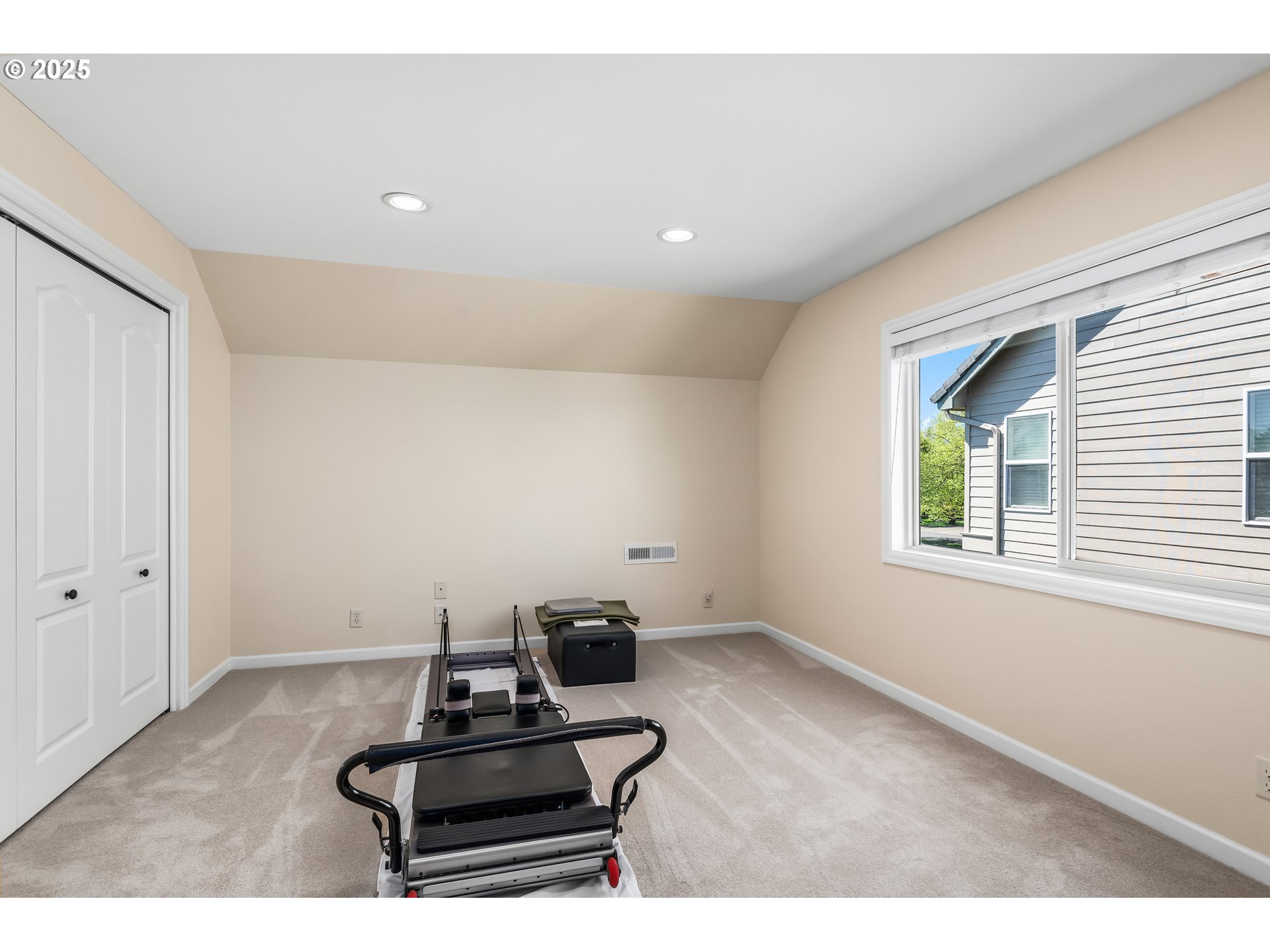2053 Lakeview Drive Eugene, OR 97408 - Photo 32 of 45