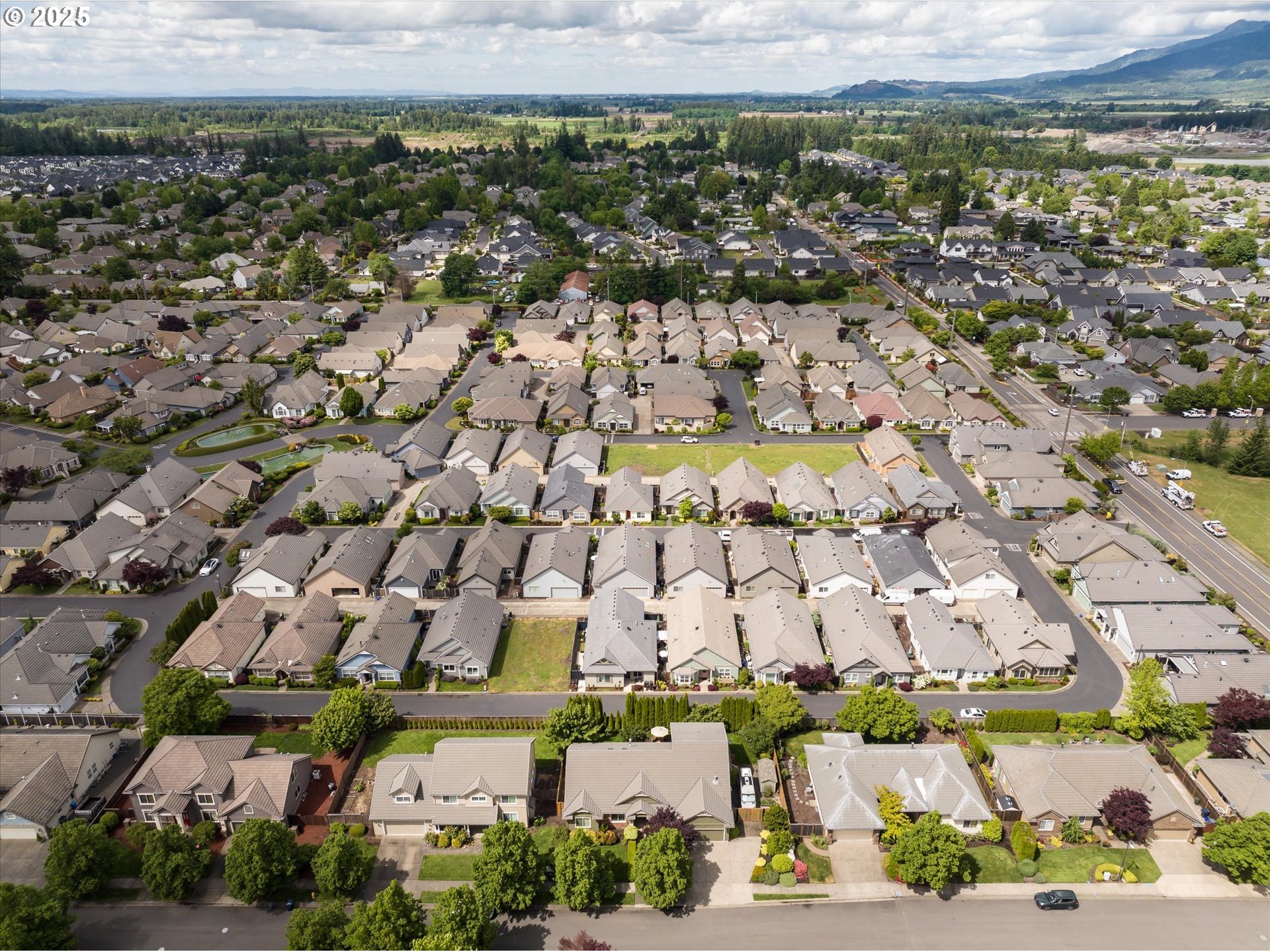 2053 Lakeview Drive Eugene, OR 97408 - Photo 37 of 45 an aerial view of residential building with parking space
