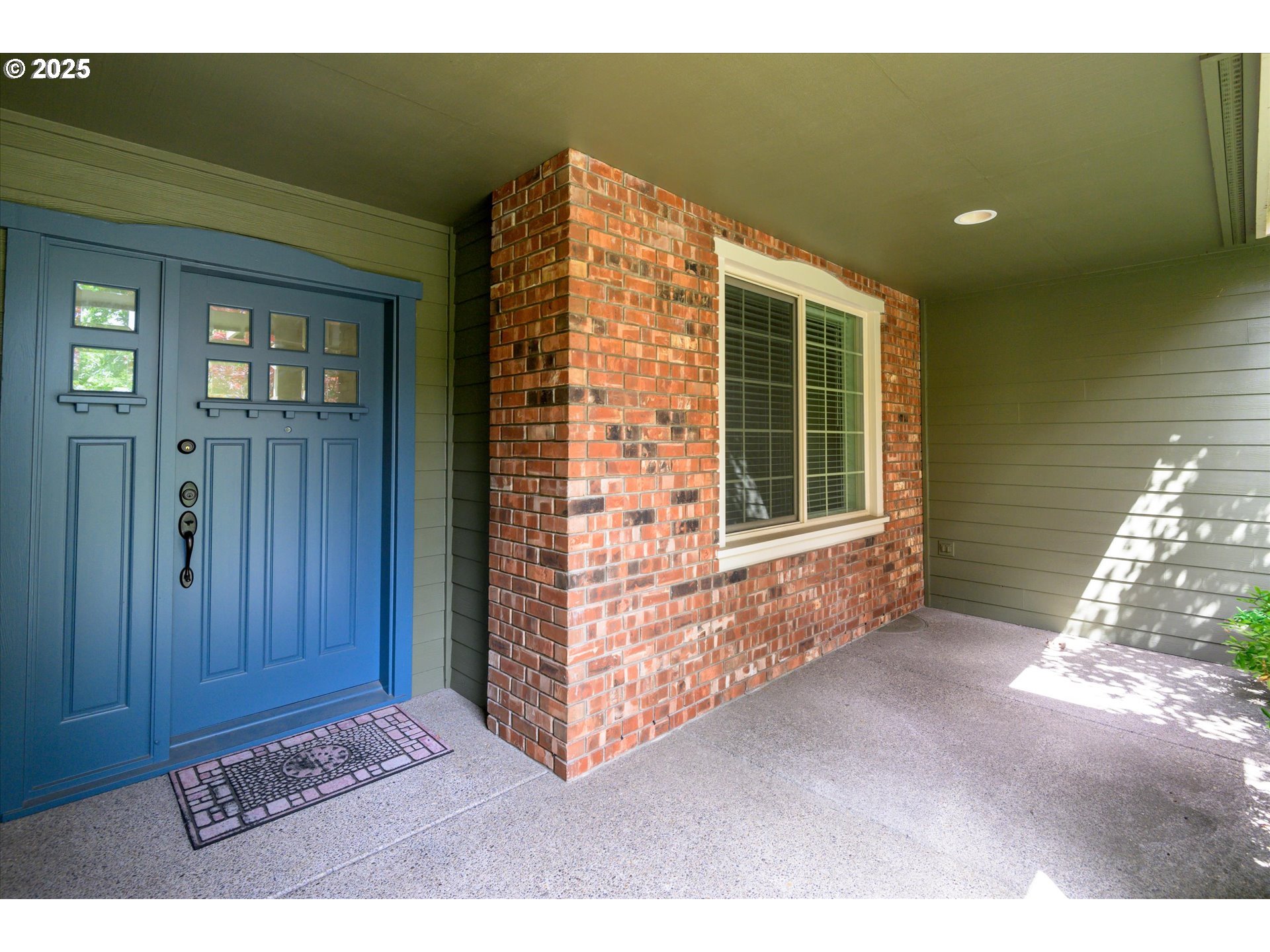 2053 Lakeview Drive Eugene, OR 97408 - Photo 4 of 45