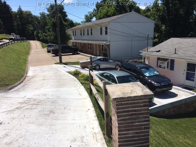 1515 Smith Road Charleston, WV 25314 - Photo 2 of 14 Gallery Image 2