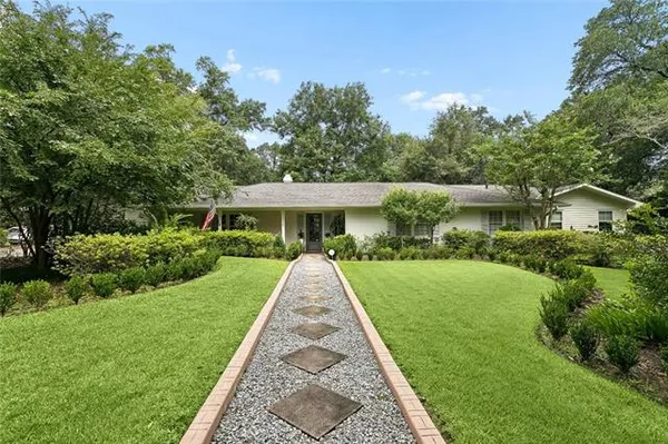 $999,000 | 1519 South Massachusetts Street, Covington, LA 70433