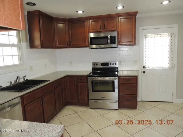 $1,675 | 1403 Clifton Road, Jacksonville, NC 28540