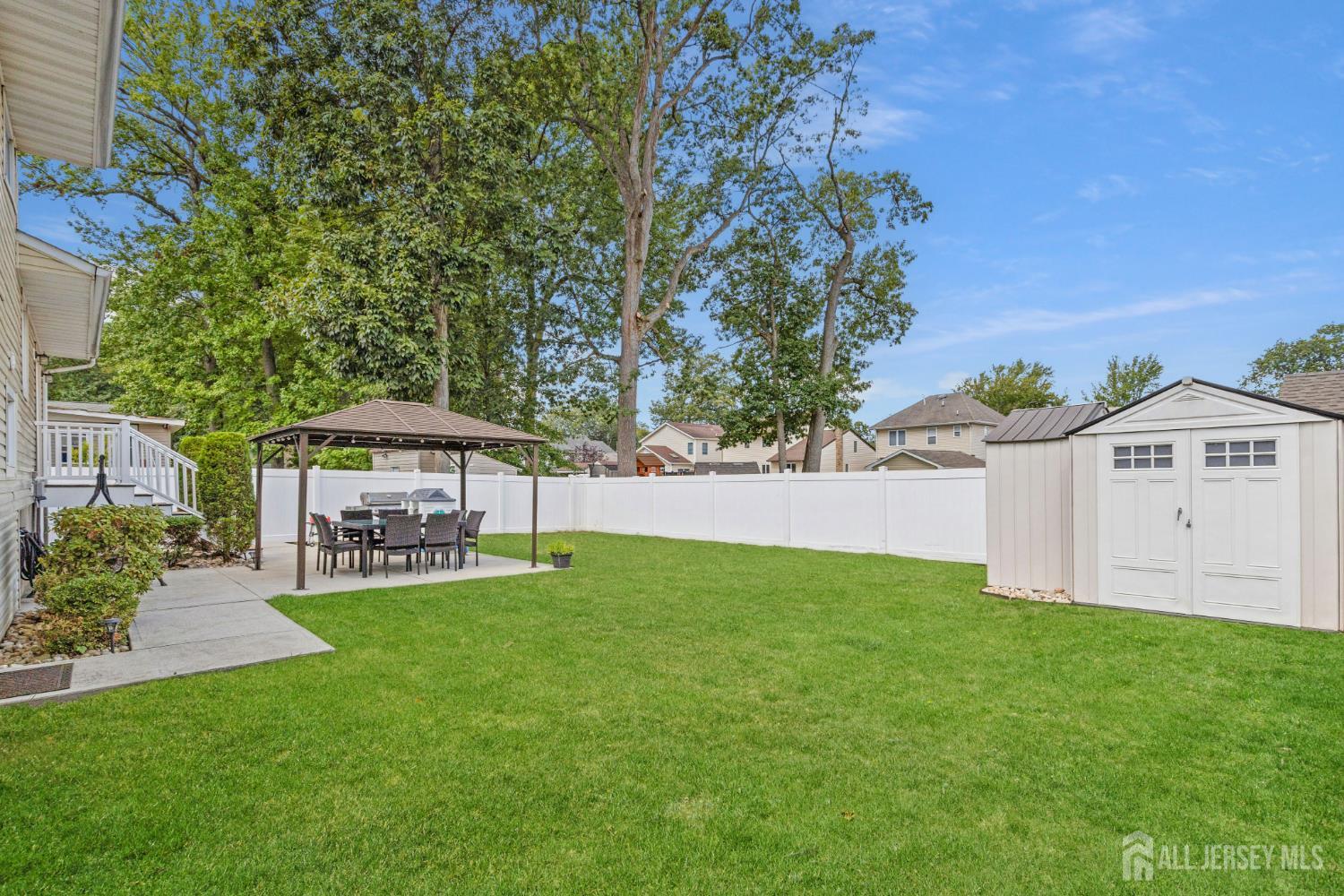 16 Neptune Place Colonia, NJ 07067 - Photo 29 of 34