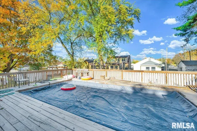 $205,000 | 2109 Glenview Drive, Pekin, IL 61554