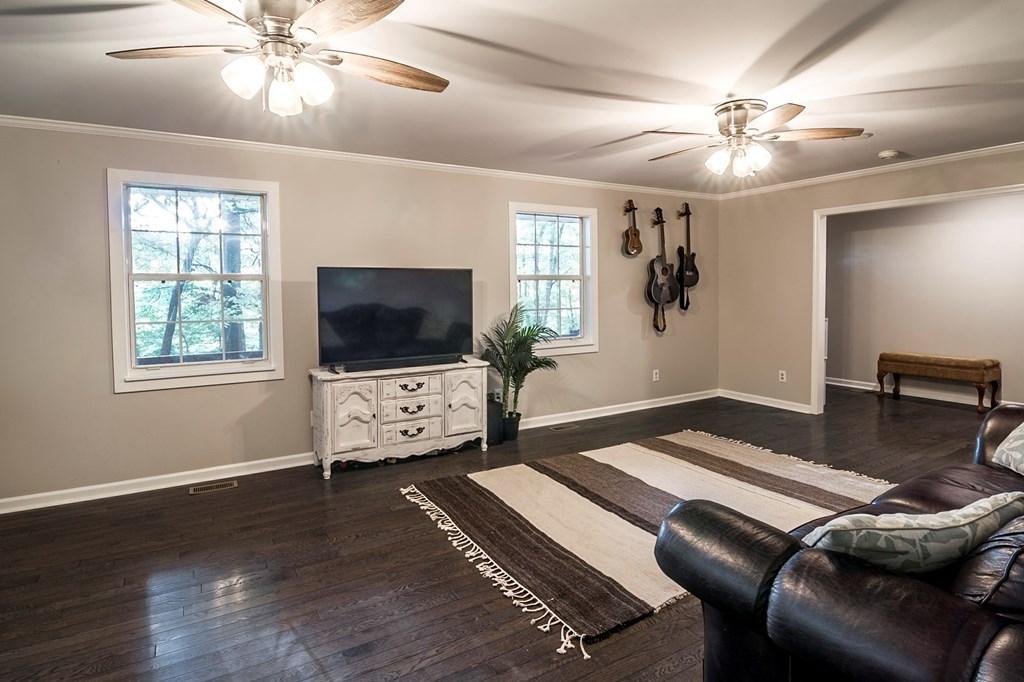 10930 North Nopone Valley Road Decatur, TN 37322 - Photo 5 of 23 5