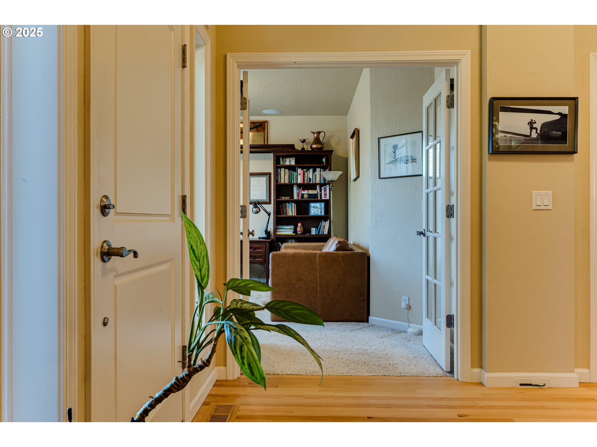 3351 Cape Hatteras Drive Eugene, OR 97408 - Photo 42 of 47 a view of kitchen with livingroom
