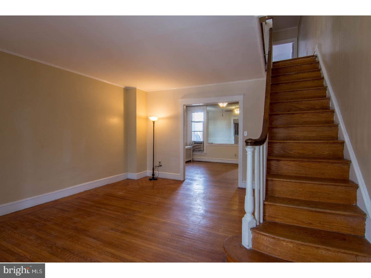 4457 Sherwood Road Philadelphia, PA 19131 - Photo 3 of 20 Living Room