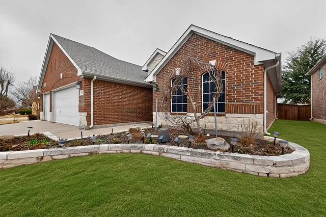 $2,800 | 5452 Brazoria Drive, Grand Prairie, TX 75052