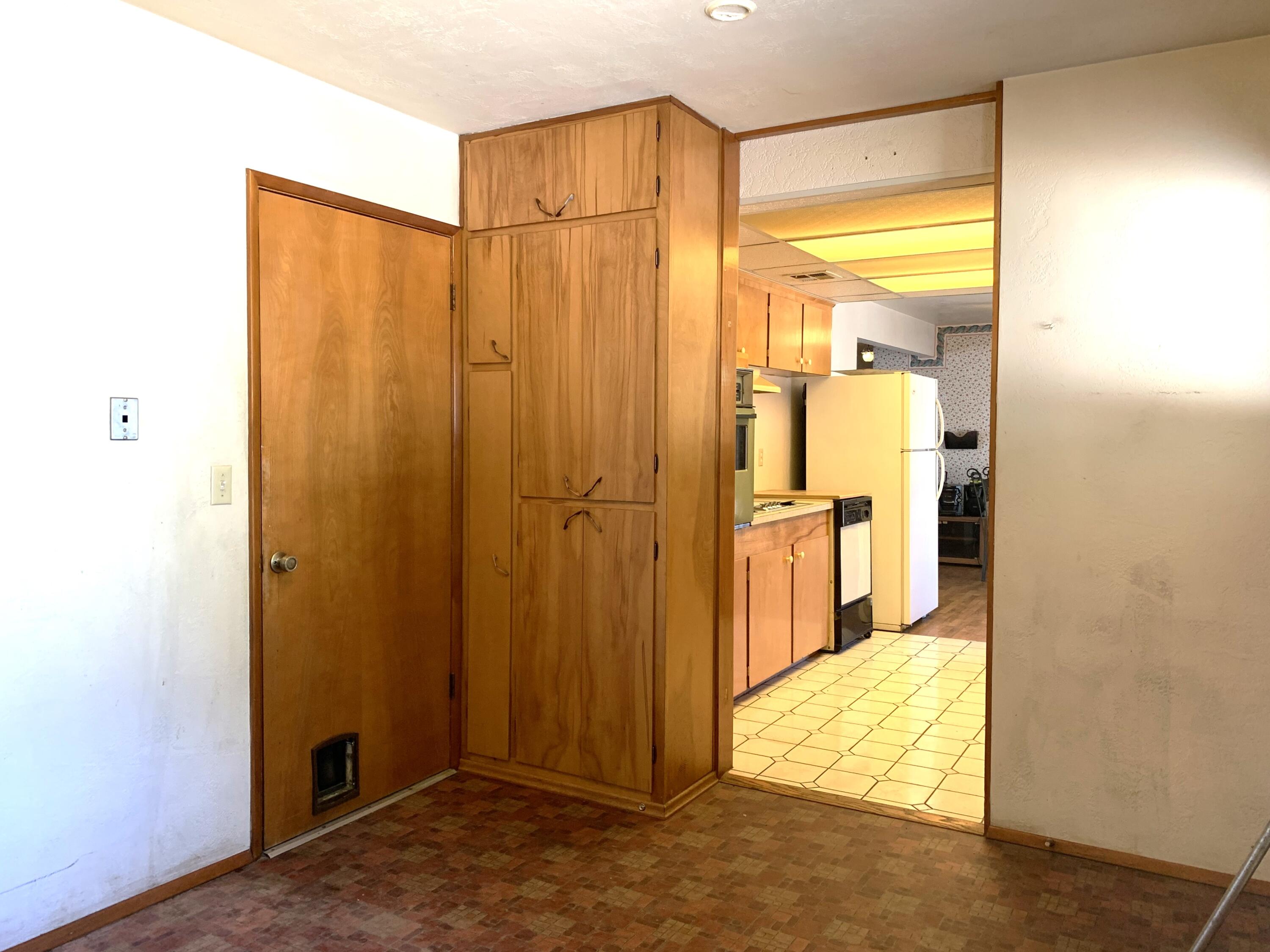211 Princess Way Central Point, OR 97502 - Photo 18 of 45 laundry and storage area off of kitchen