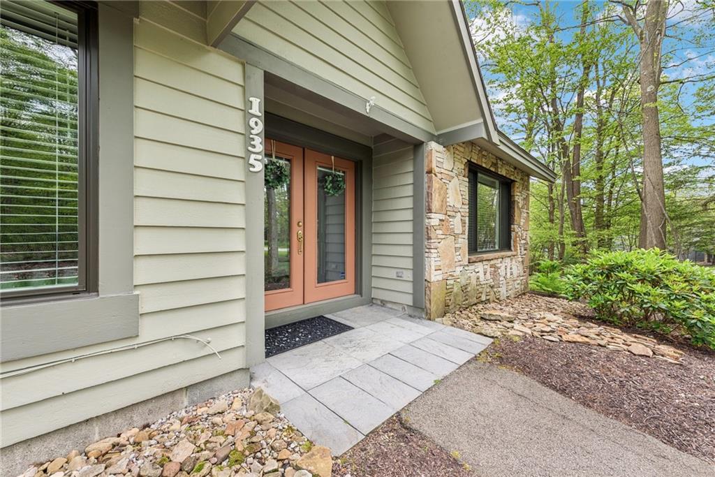 1935 South Ridge Way Hidden Valley, PA 15502 - Photo 2 of 37 Gallery Image 2