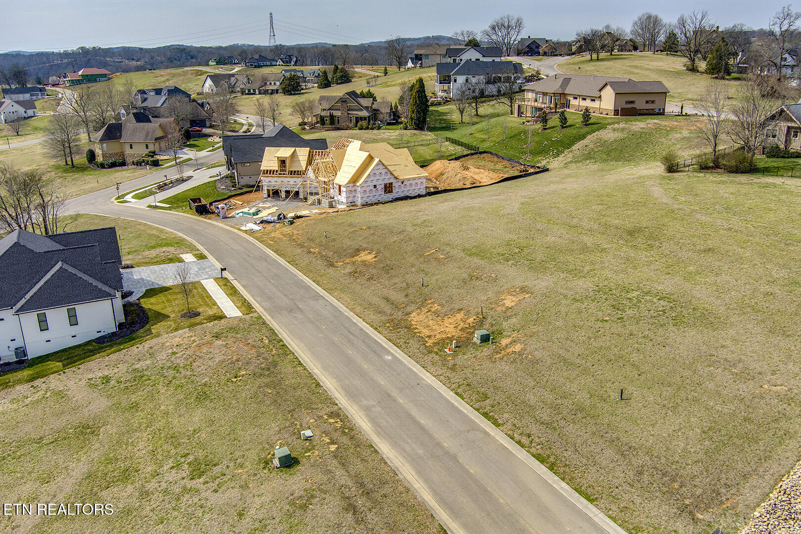 419 Hawks Bend Loudon, TN 37774 - Photo 11 of 47 05_HawksBend_419_StreetElevated_SW