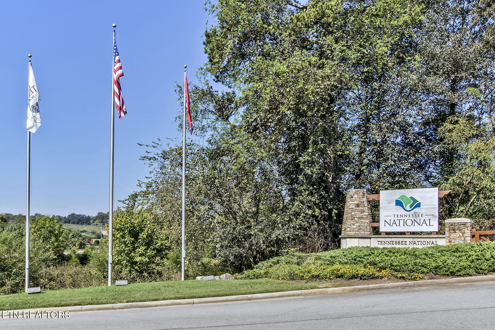 419 Hawks Bend Loudon, TN 37774 - Photo 26 of 47 26_TN-Nat_EntranceMonument