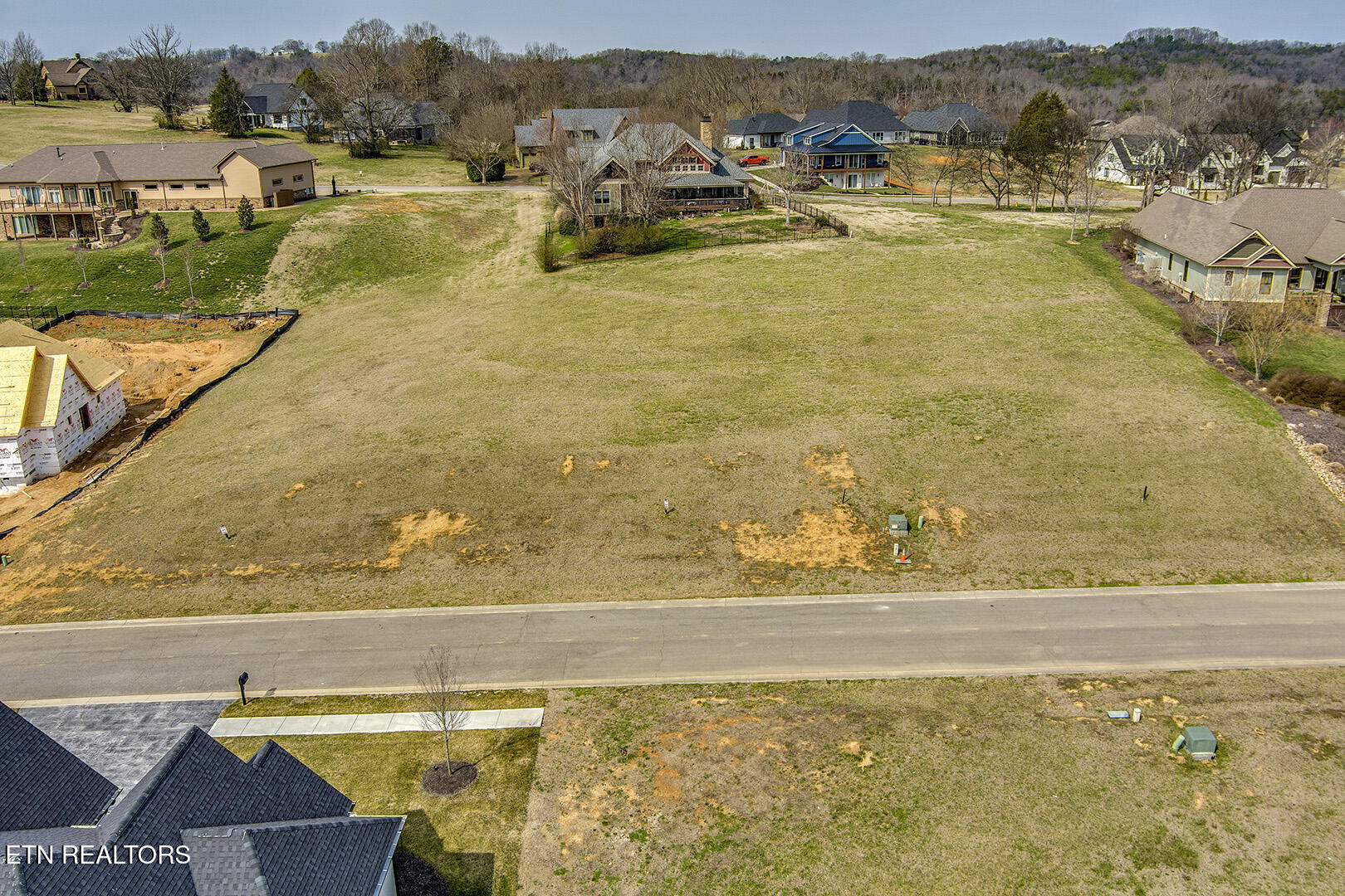 419 Hawks Bend Loudon, TN 37774 - Photo 7 of 47 01_HawksBend_419_StreetElevated_N-NW