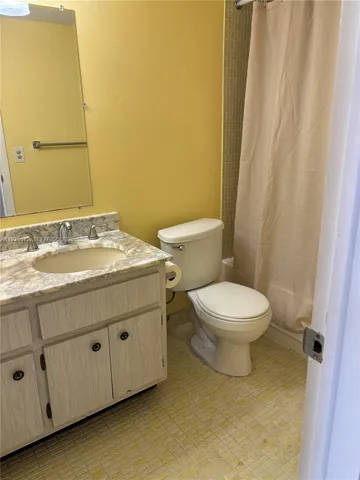 $1,350 | 1470 Northeast 125th Terrace, Unit 705, North Miami, FL 33161