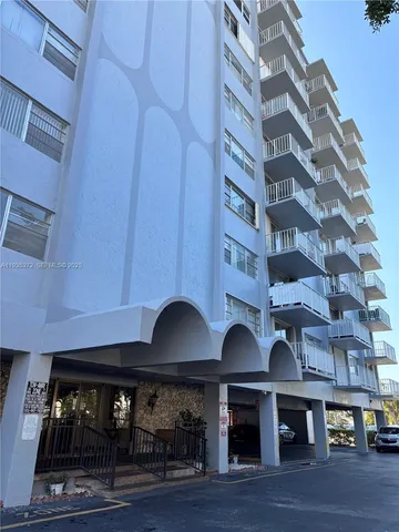 $1,350 | 1470 Northeast 125th Terrace, Unit 705, North Miami, FL 33161