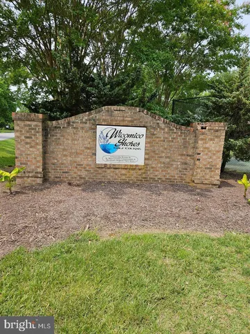 a view of outdoor space with garden