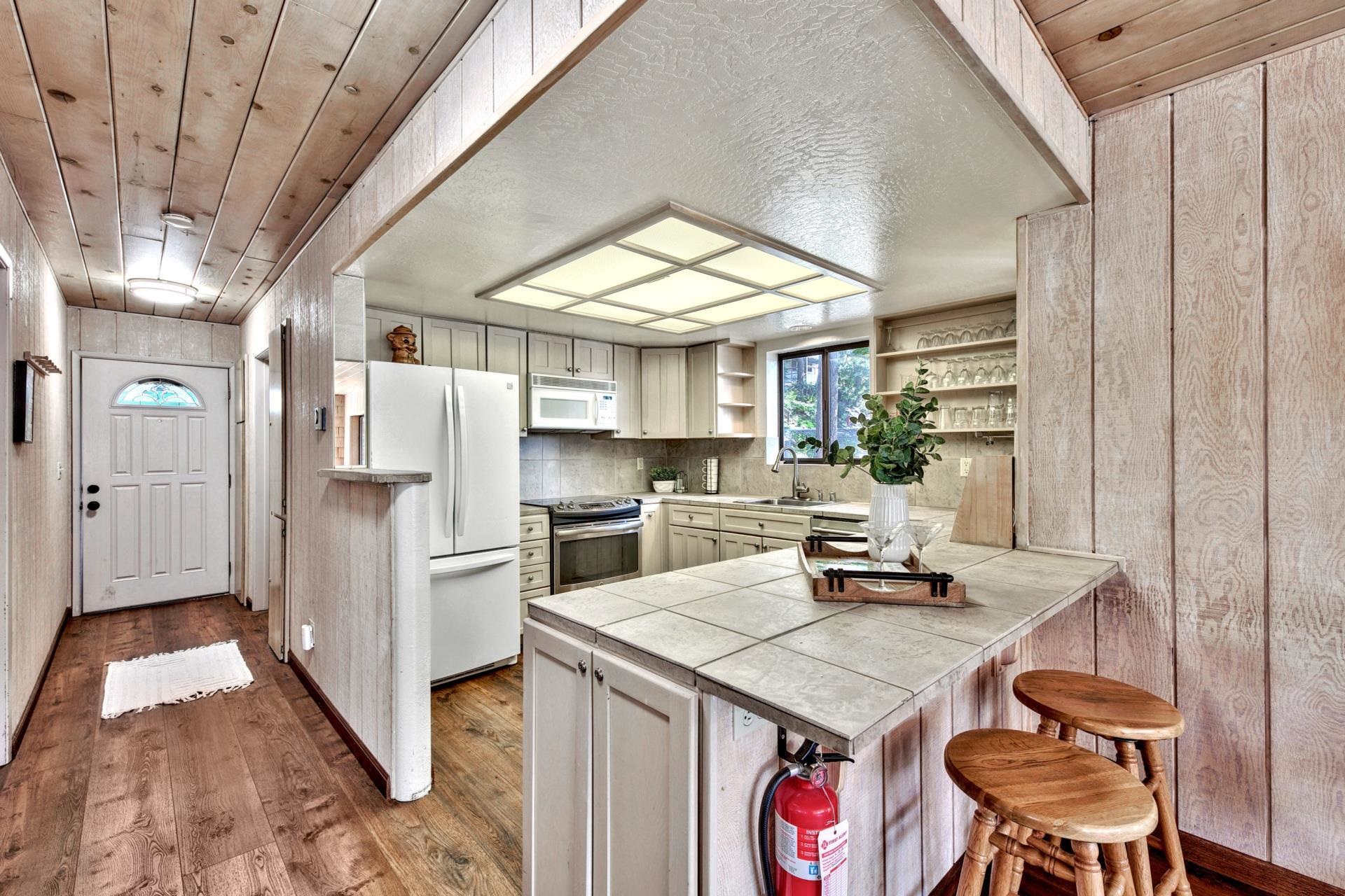 14470 Donner Pass Road Truckee, CA 96161 - Photo 5 of 21 Gallery Image 5