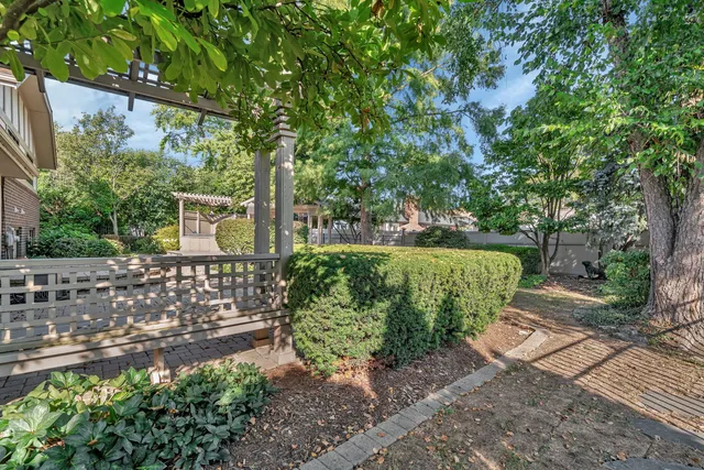 $494,000 | 8134 Uxbridge Drive, Orland Park, IL 60462