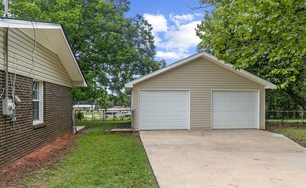 107 Woodcliff Road Dothan, AL 36303 - Photo 5 of 33 Gallery Image 5