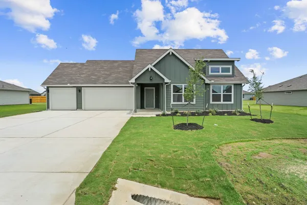 $365,000 | 450 Kolbo Crossing Drive, Lockhart, TX 78644