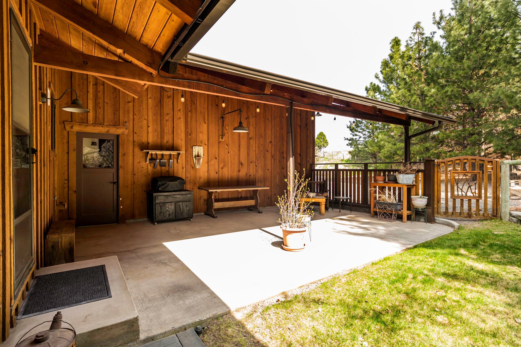 65004 Hopper Road Bend, OR 97703 - Photo 30 of 56 JH5_9082