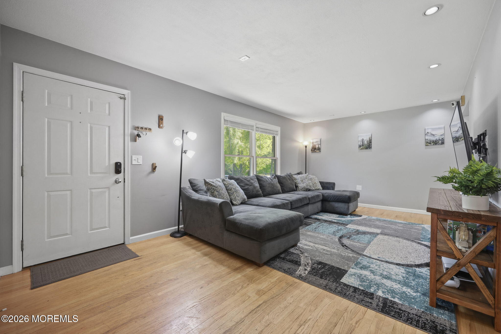 356 Leesville Road Jackson, NJ 08527 - Photo 11 of 46 a living room with furniture and a window