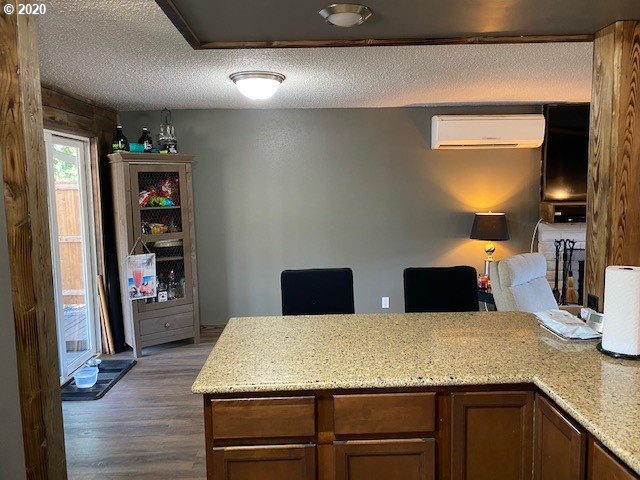 1288 West Olympic Street Springfield, OR 97477 - Photo 4 of 12