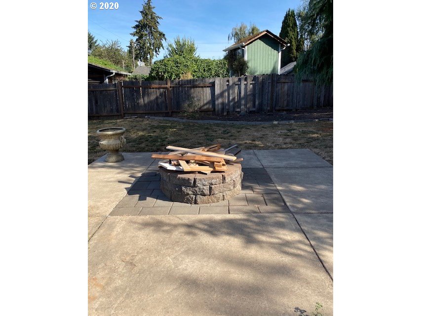 1288 West Olympic Street Springfield, OR 97477 - Photo 8 of 12
