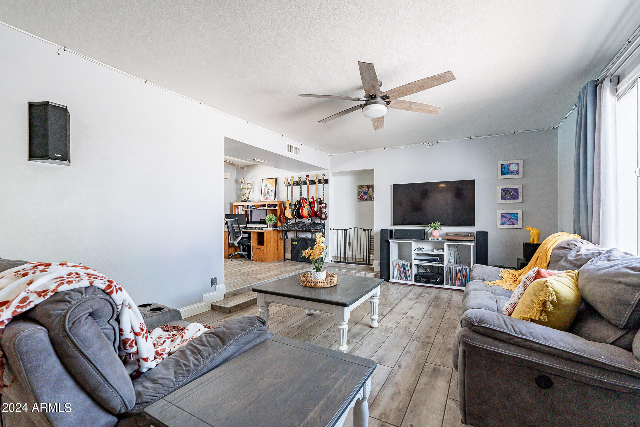8313 East Redwing Road Scottsdale, AZ 85250 - Photo 12 of 54 Living Area