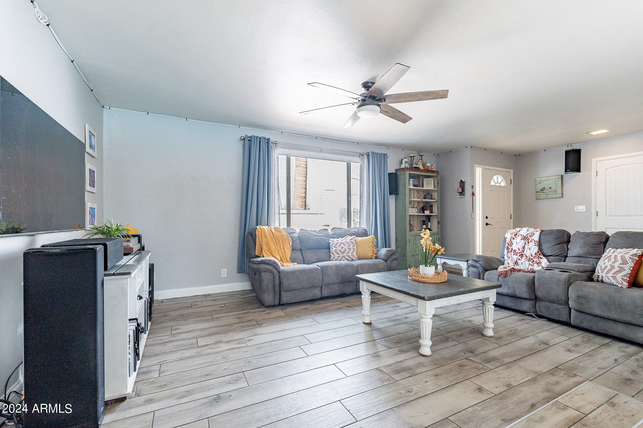 8313 East Redwing Road Scottsdale, AZ 85250 - Photo 15 of 54 Living Area