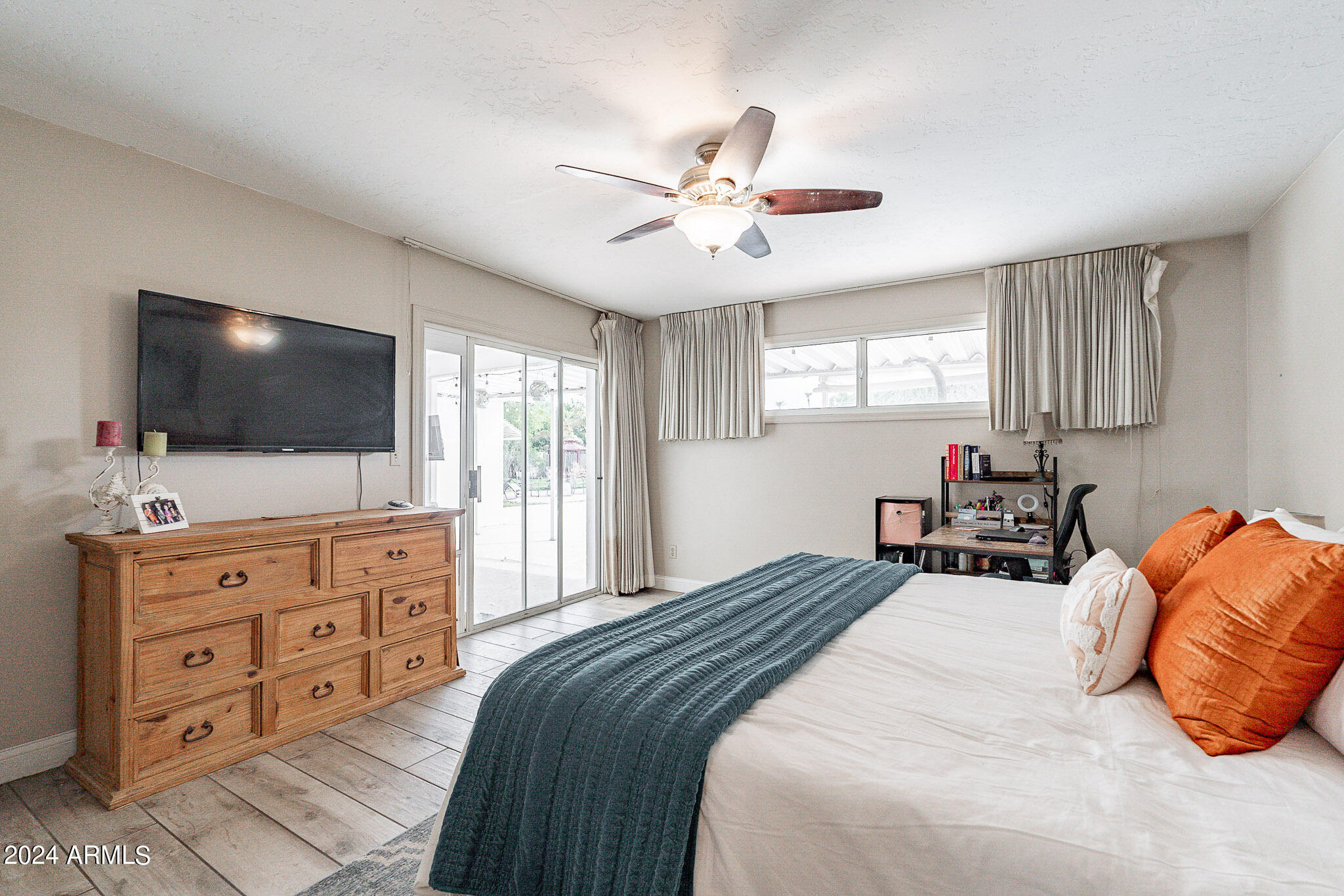 8313 East Redwing Road Scottsdale, AZ 85250 - Photo 20 of 54 Primary Bedroom
