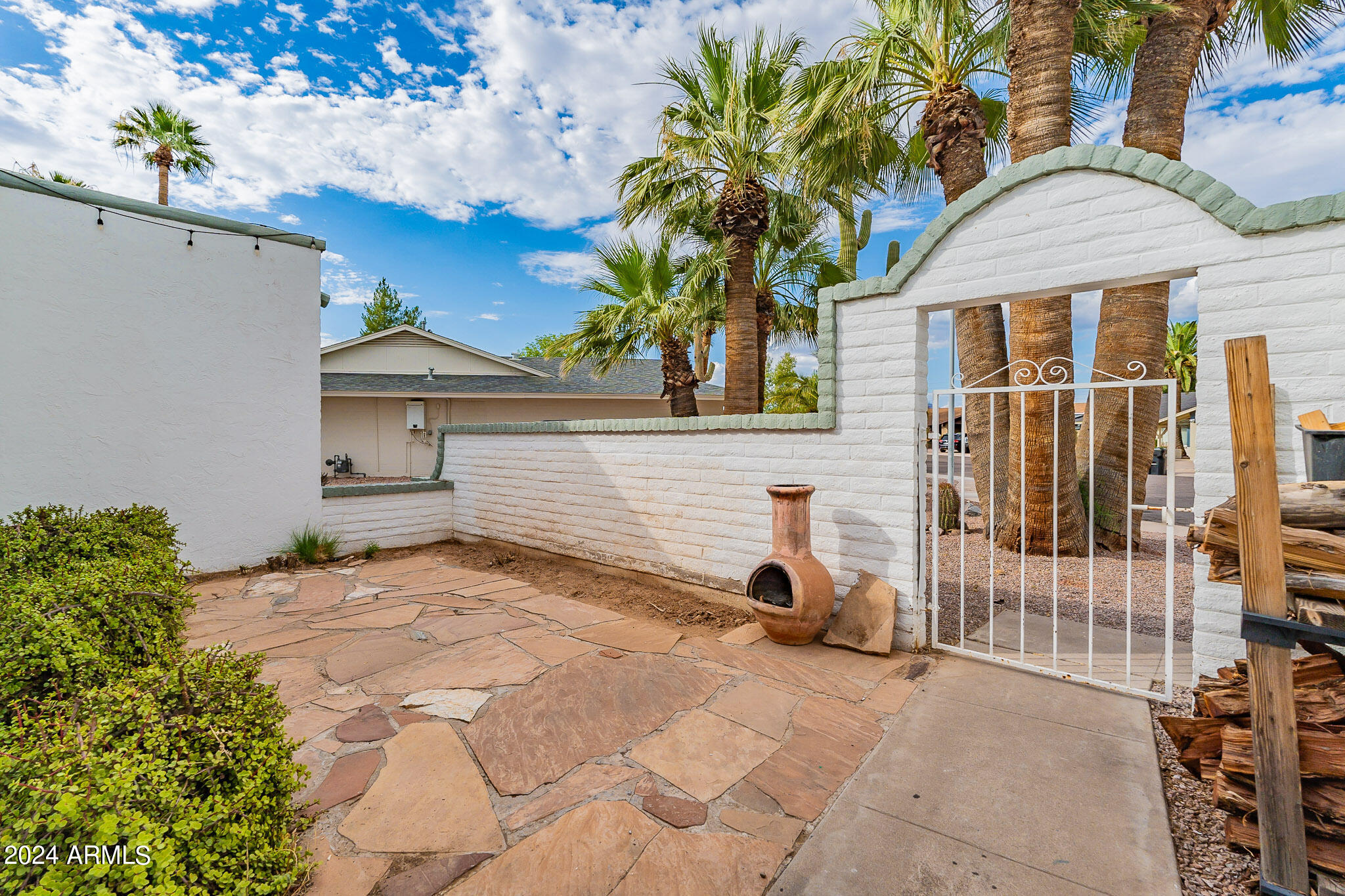 8313 East Redwing Road Scottsdale, AZ 85250 - Photo 2 of 54 Gated Patio