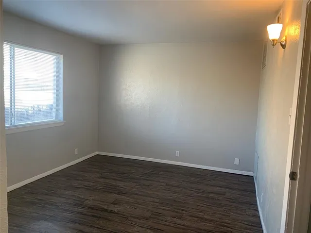 $800 | 4606 Monarch Street, Unit 215, Dallas, TX 75204