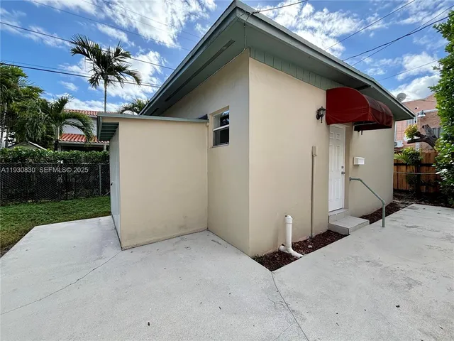 $1,800 | 1654 Southwest 14th Terrace, Unit 2, Miami, FL 33145
