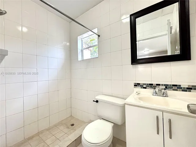 $1,800 | 1654 Southwest 14th Terrace, Unit 2, Miami, FL 33145