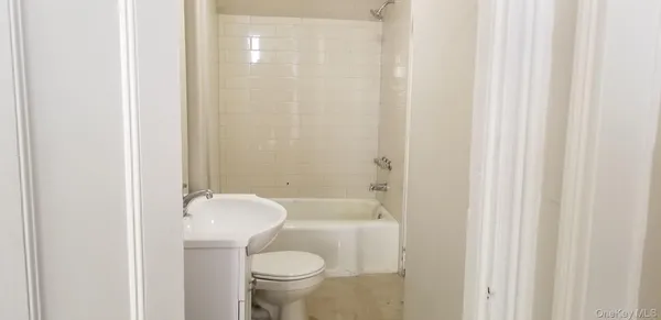 $1,750 | 77 Linden Avenue, Middletown, NY 10940