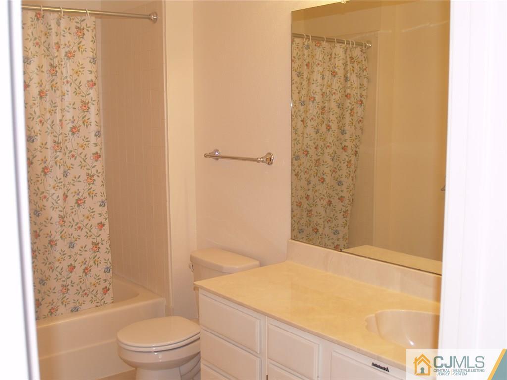 18 High Pond Lane, Unit 18 Bedminster, NJ 07921 - Photo 16 of 19 a bathroom with a bathtub and shower
