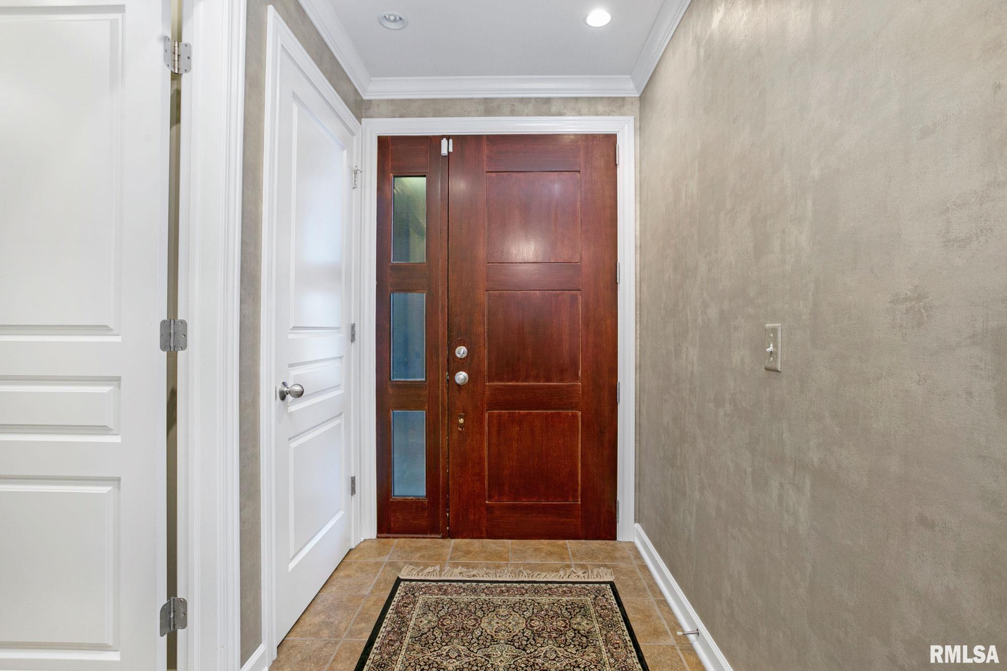 6211 Utica Ridge Road, Unit 102 Davenport, IA 52807 - Photo 11 of 36 Gallery Image 11