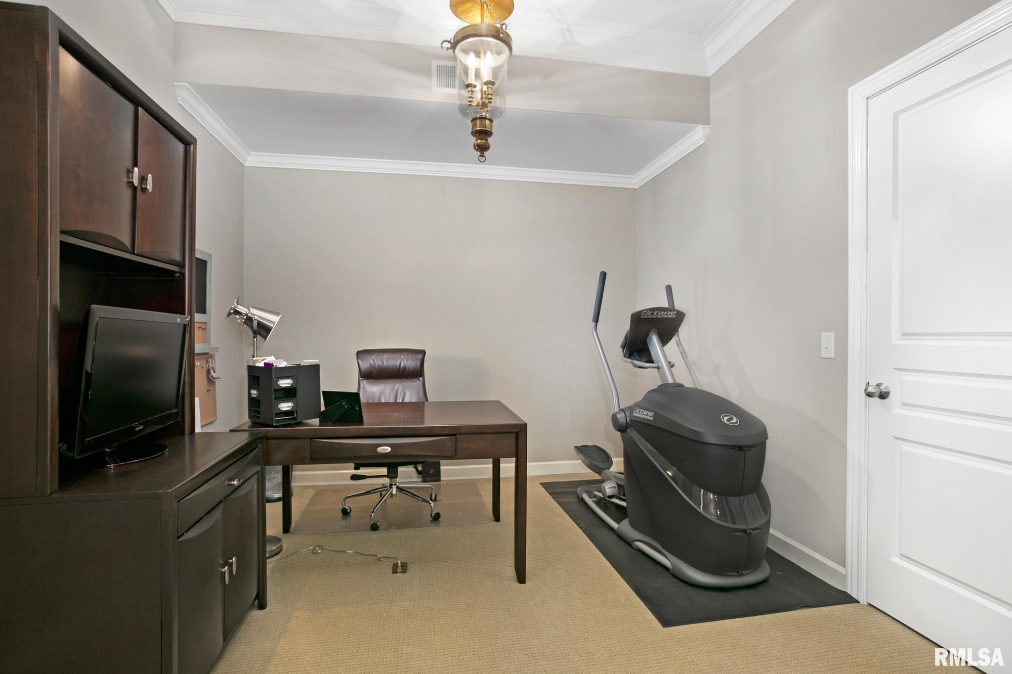 6211 Utica Ridge Road, Unit 102 Davenport, IA 52807 - Photo 13 of 36 Gallery Image 13