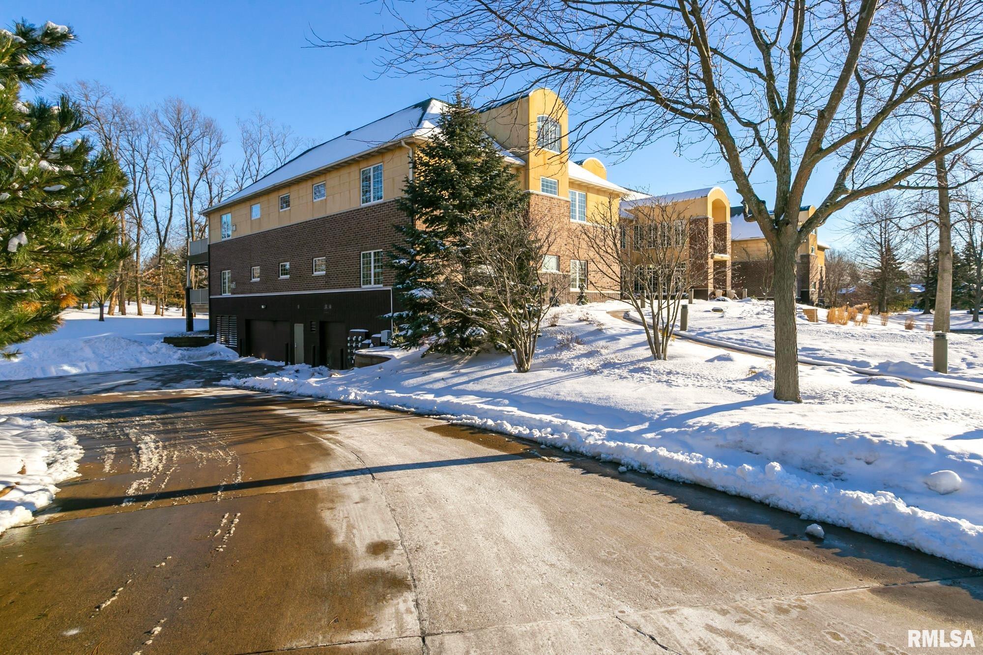 6211 Utica Ridge Road, Unit 102 Davenport, IA 52807 - Photo 3 of 36 Gallery Image 3