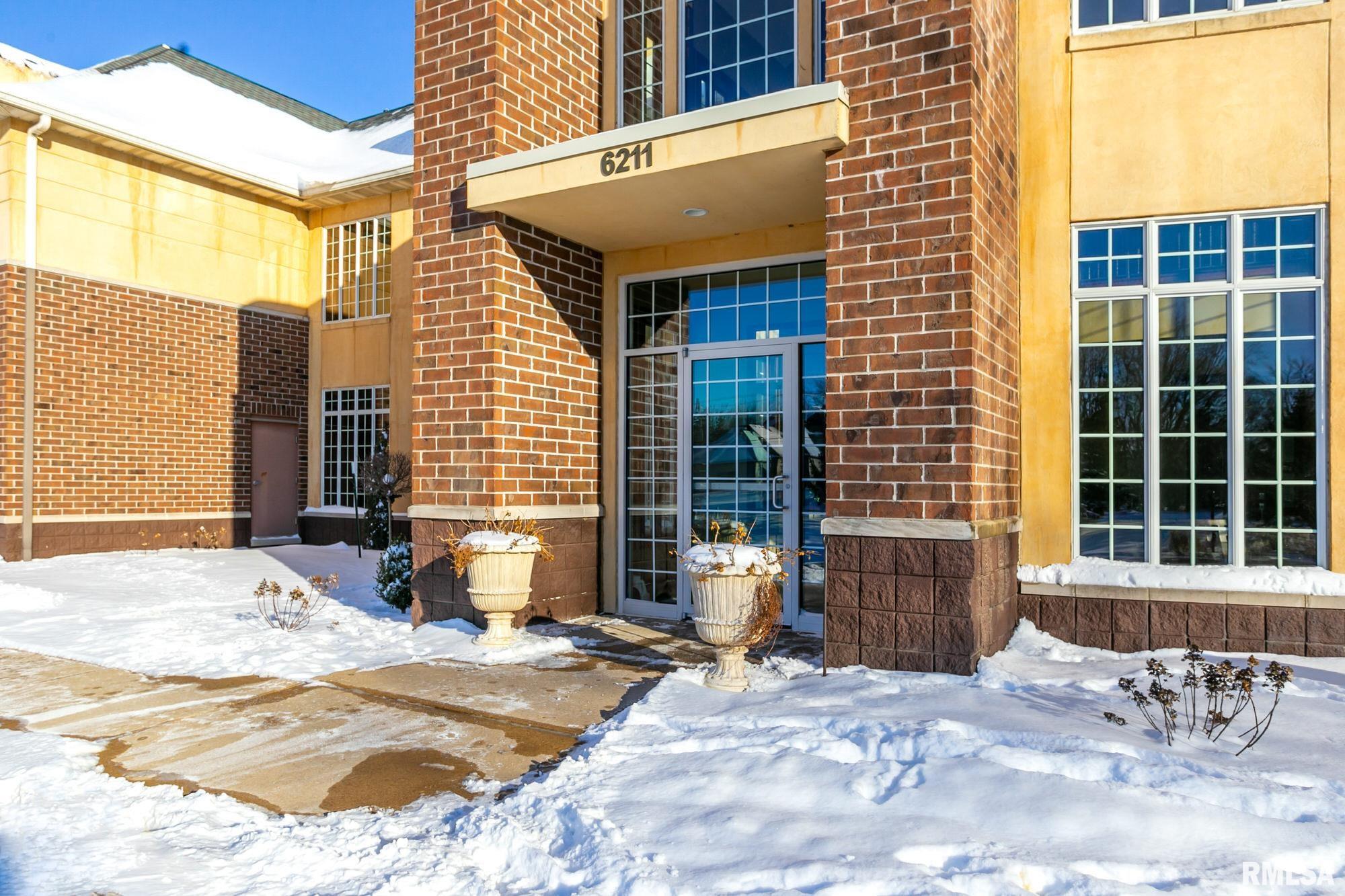 6211 Utica Ridge Road, Unit 102 Davenport, IA 52807 - Photo 4 of 36 Gallery Image 4