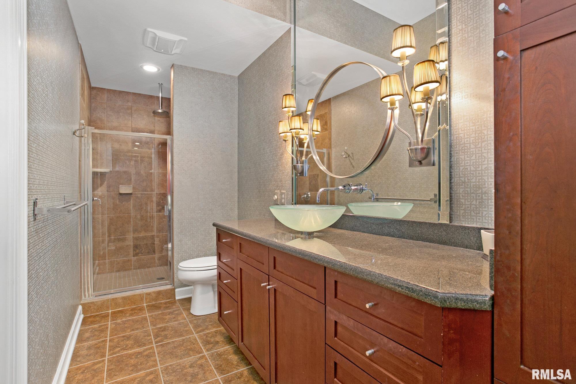 6211 Utica Ridge Road, Unit 102 Davenport, IA 52807 - Photo 31 of 36 Gallery Image 31