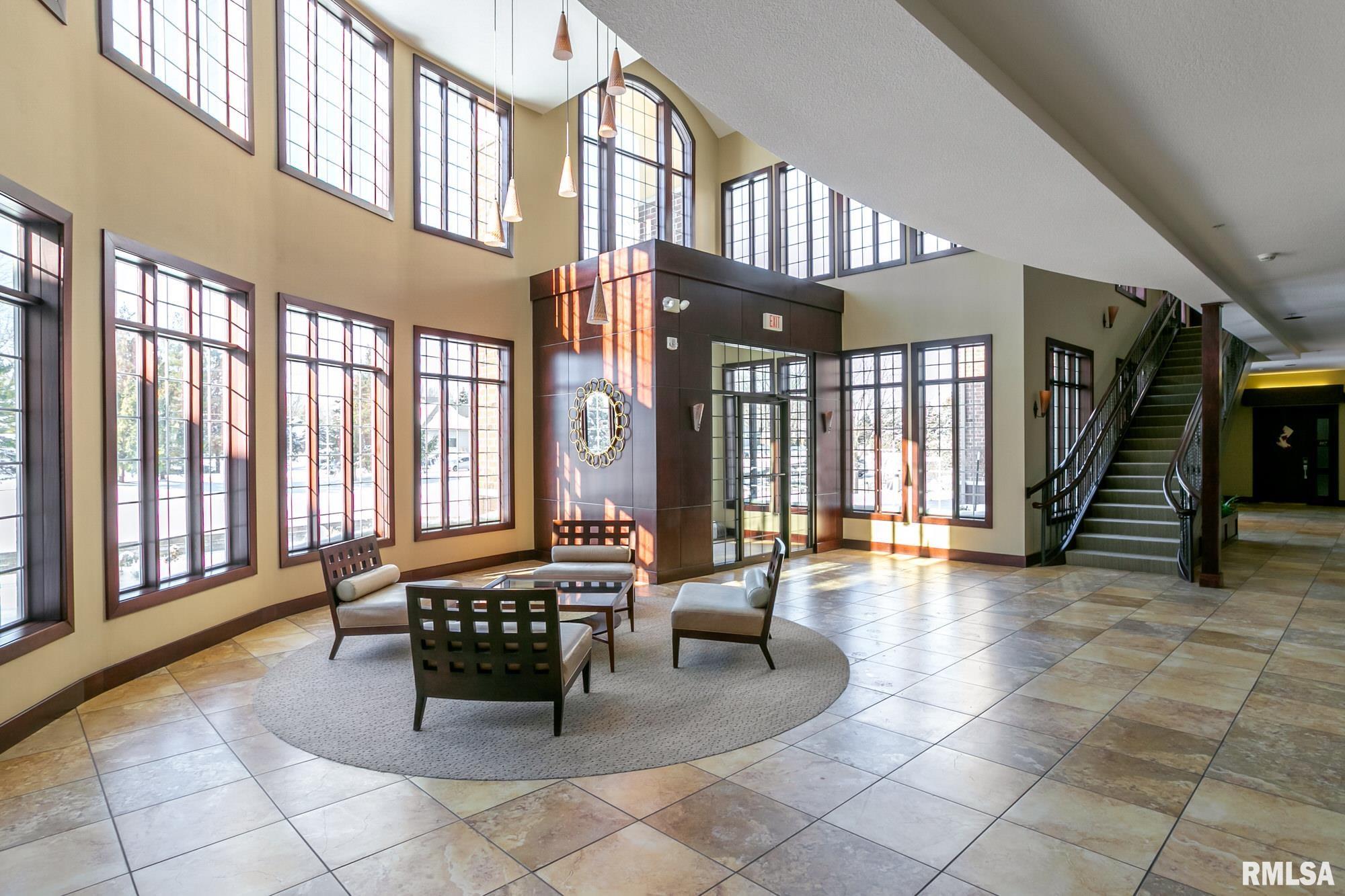 6211 Utica Ridge Road, Unit 102 Davenport, IA 52807 - Photo 7 of 36 Gallery Image 7
