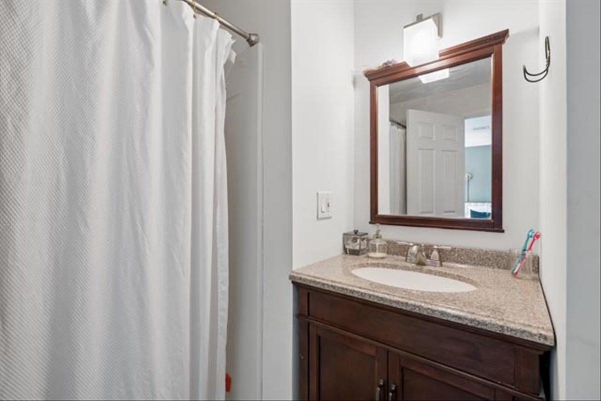 65 Victoria Street, Unit 43 Manchester, NH 03104 - Photo 26 of 52