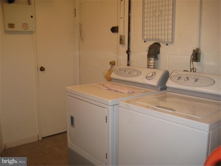 12839 Cabell Road Philadelphia, PA 19154 - Photo 22 of 25 Laundry Room